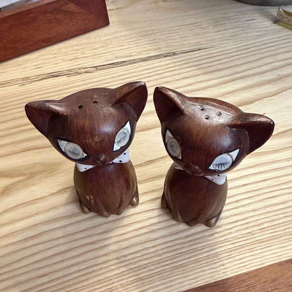 vintage Mid-Century Modern winking cat salt and pepper shakers, 1960’s - Picture 2 of 8